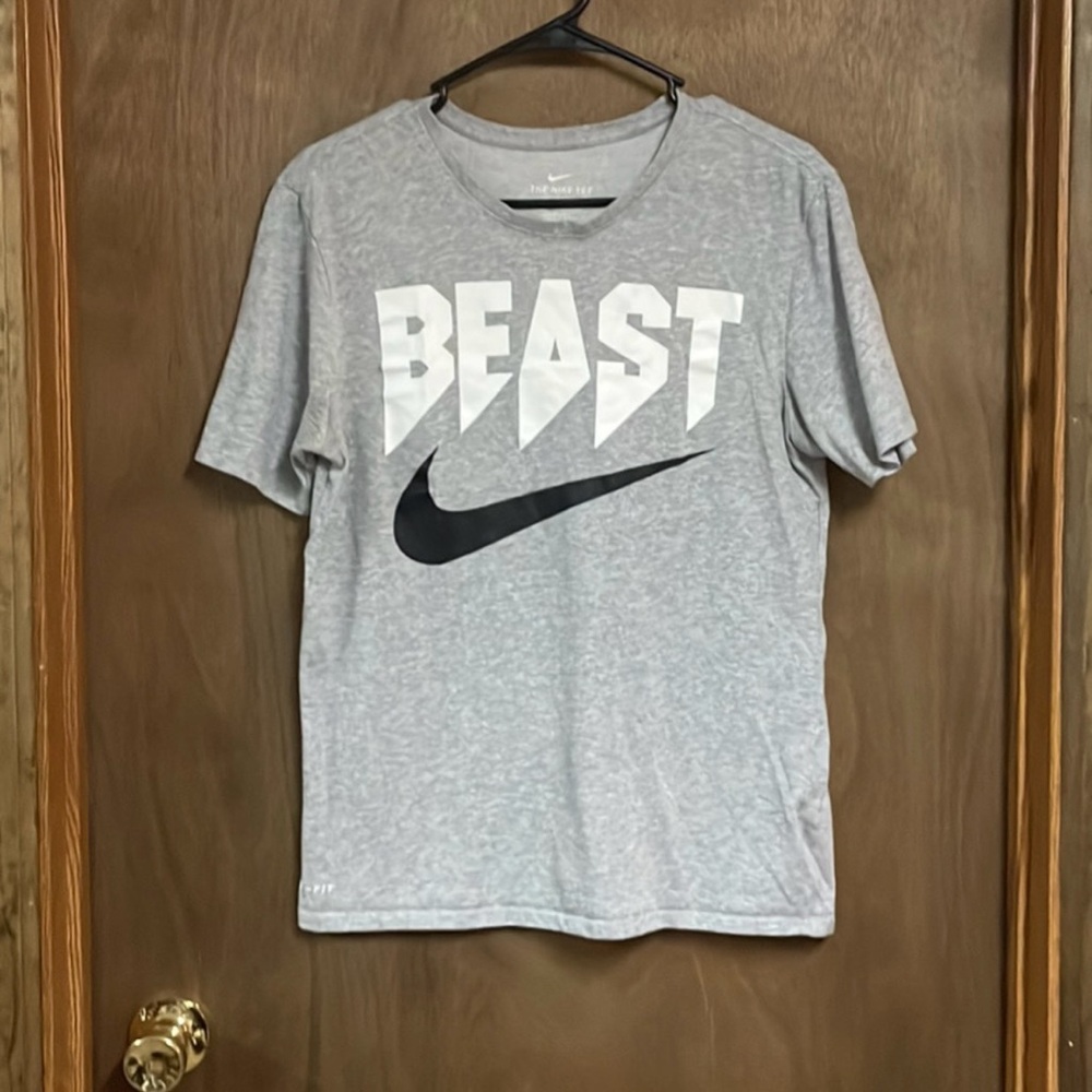 Nike Short Sleeve Shirt Medium Grey Beast